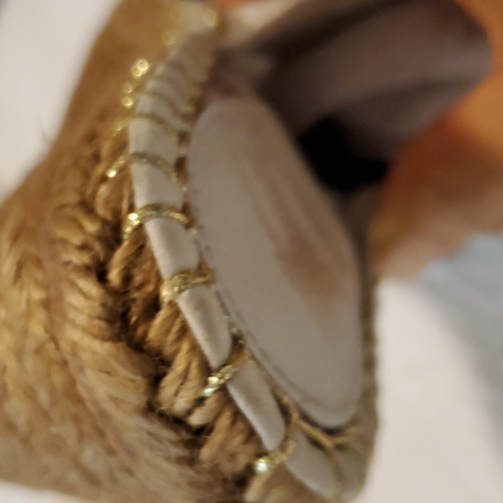 Burberry wedge sandal size 38/ 6.5 white and glold stiches. - Picture 5 of 6